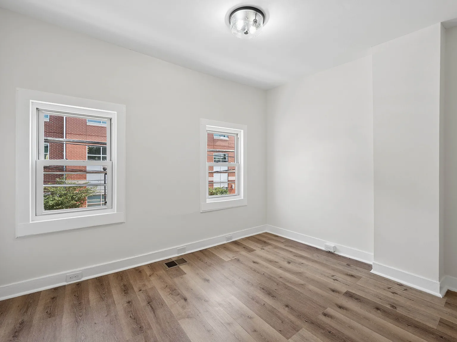 138 East South Street - 1 — Photo 4