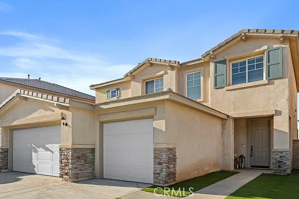 4 bed, 2455 sqft, $4,500 — Photo 2