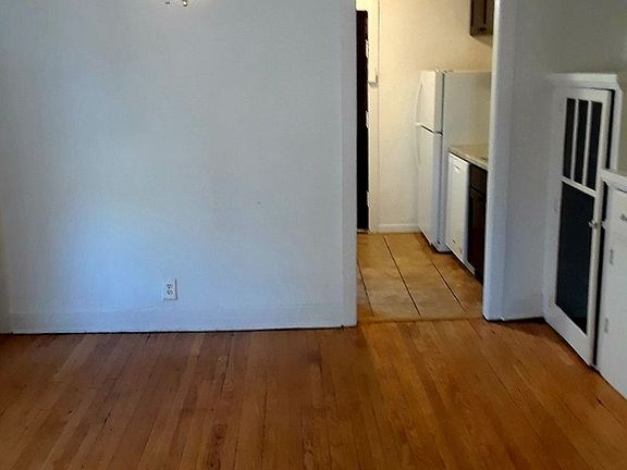 4th image of 4851 S Evans Ave #2