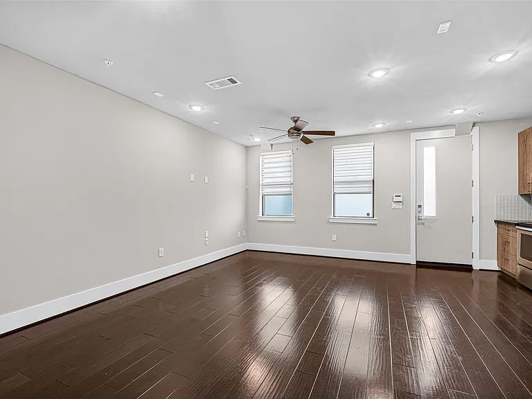 2401 Crawford St #B209 — Photo 23
