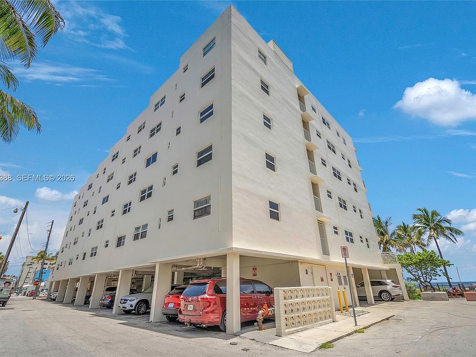 1st image of 901 S Surf Rd APT 506