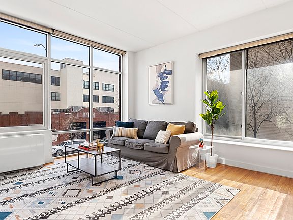 2nd image of 892 Bergen St #2A