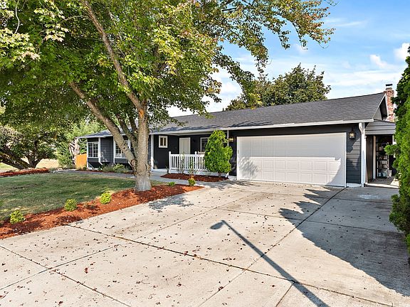 3rd image of 1424 NW 103rd Cir