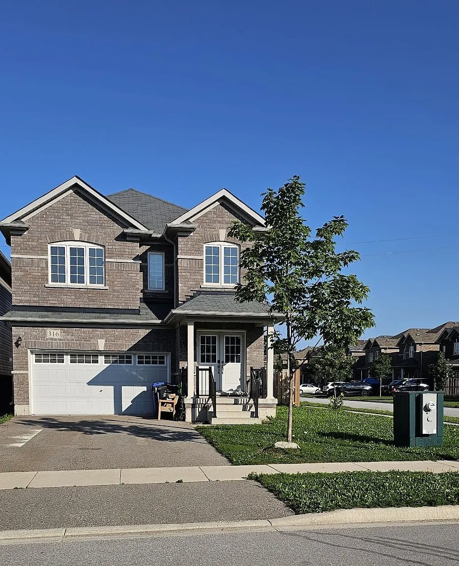 4 bed, $2,650 — Photo 1
