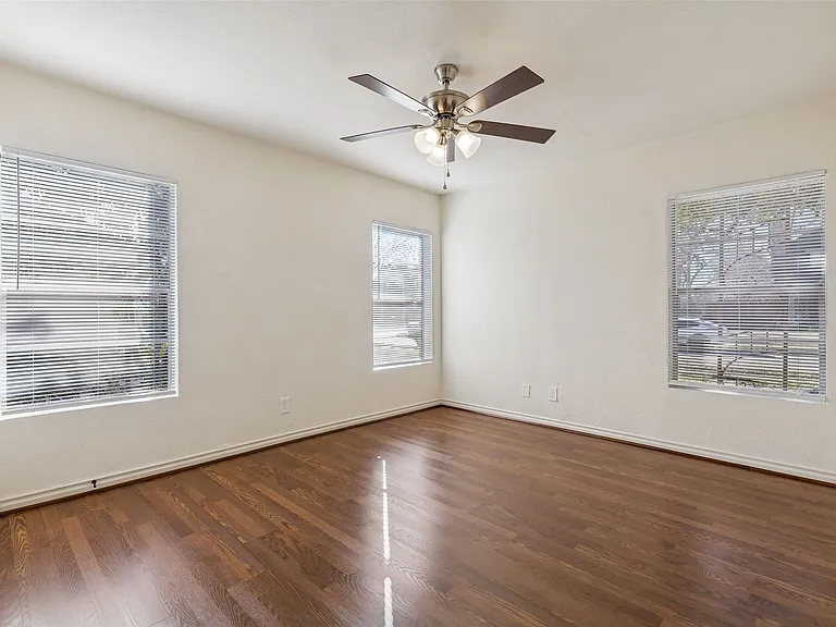 6341 Sudbury Dr — Photo 9