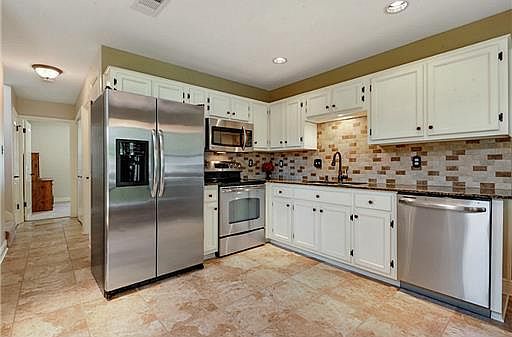 2nd image of 1732 James Buchanan Dr