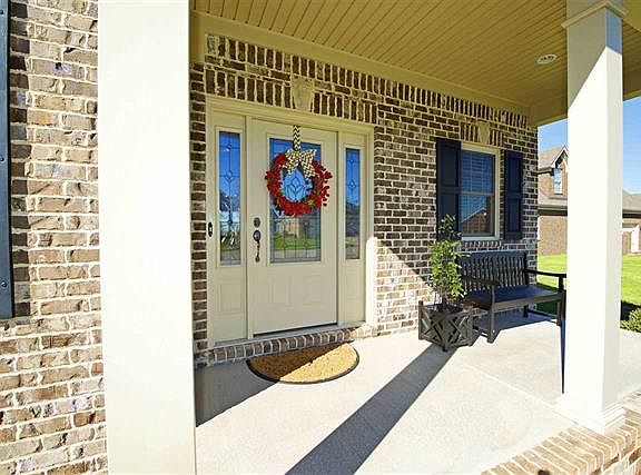 5th image of 398 Roseberry Cir