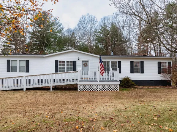 209 White Clover Ln, Weaverville, NC 28787