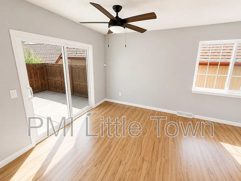 7482 W Roxbury Pl — Photo 8