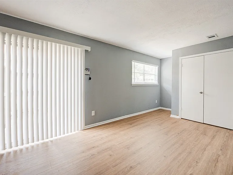 11602 Lennington Ln — Photo 12