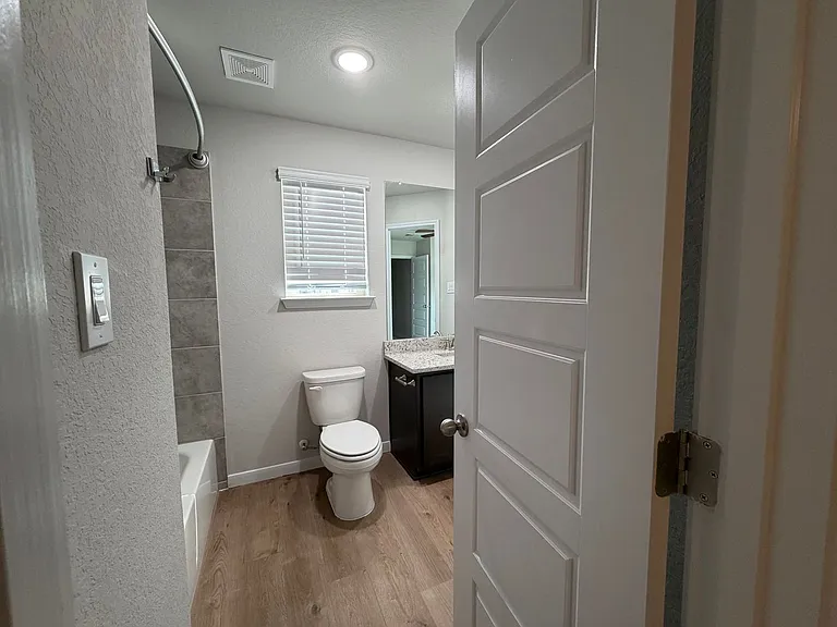 466 Emma Dr — Photo 21