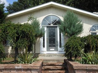 34 Baldwin Orchard Dr, Cranston, RI 02920