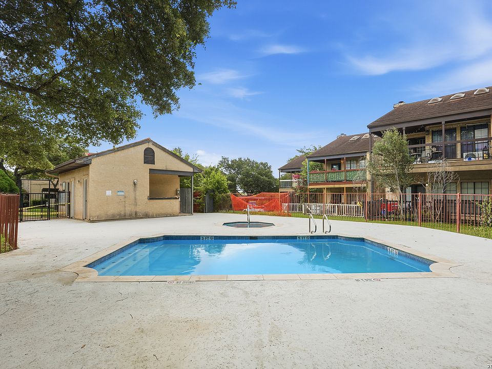 1st image of 6100 Woodlake Pkwy #605