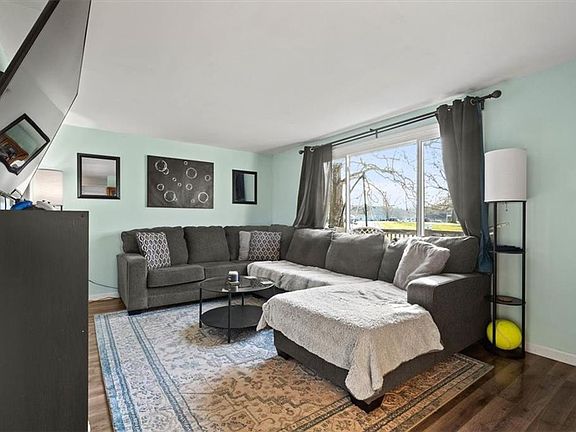4th image of 3244 W Townsend Ct