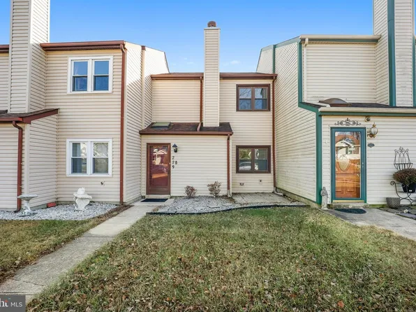 229 E Green Valley Cir, Newark, DE 19711