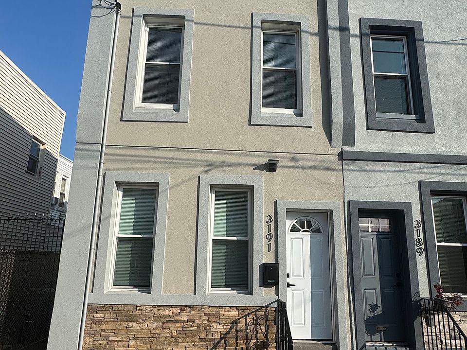 1st image of 3191 E Thompson St
