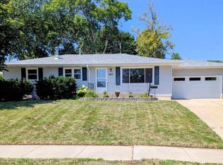 1925 S Cardinal Dr, Sioux Falls, SD 57105