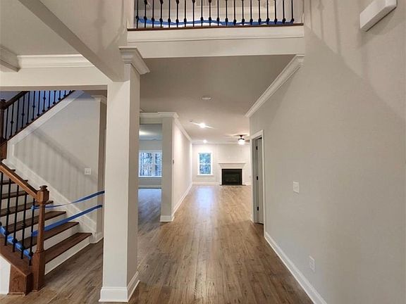 3rd image of 3657 Thornhill Ct