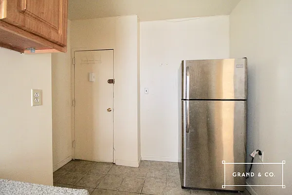 Rented by Grand & Co. | media 31