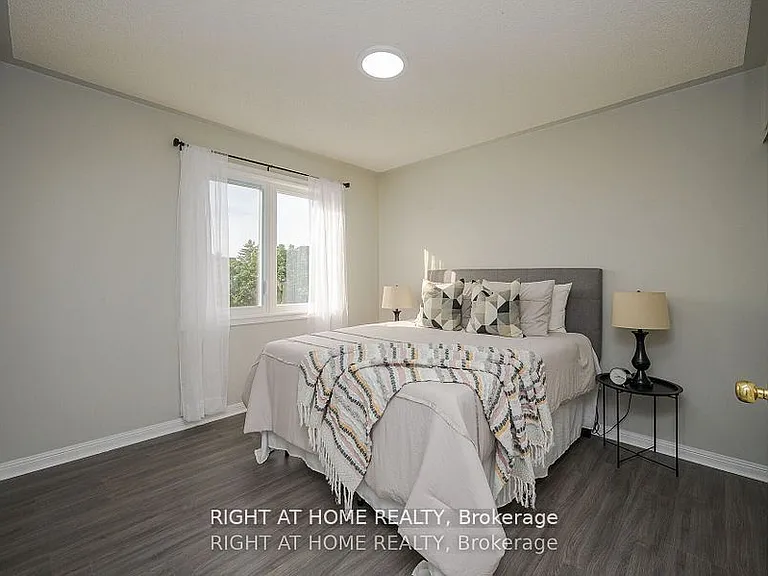 1724 Samuelson Cir — Photo 21