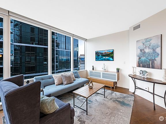 5th image of 500 106th Avenue NE #2807