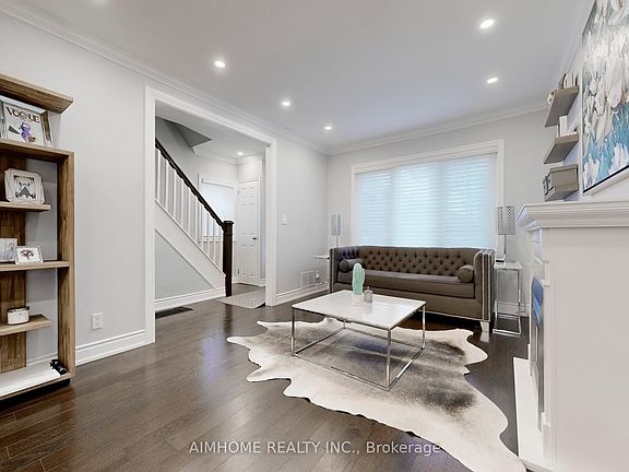 3rd image of 39 Brentcliffe Rd