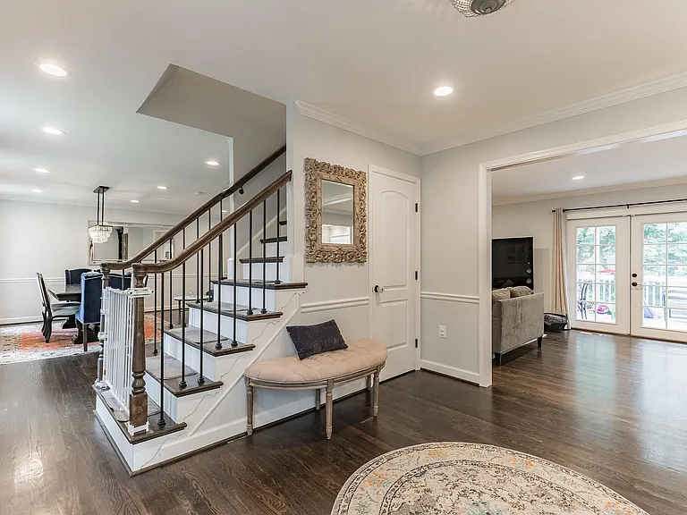 9911 Barnsbury Ct — Photo 5