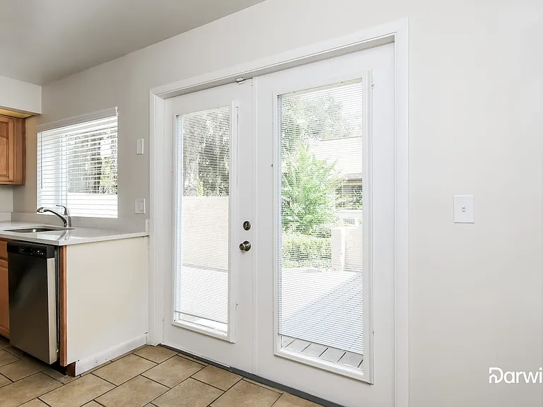 621 Torrey Oaks Ct — Photo 5