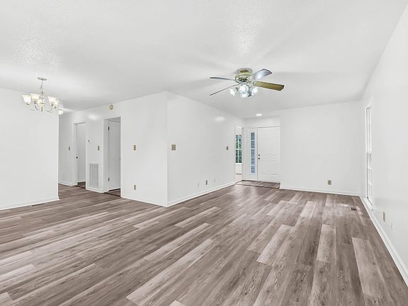 3rd image of 522 Eysian Rd