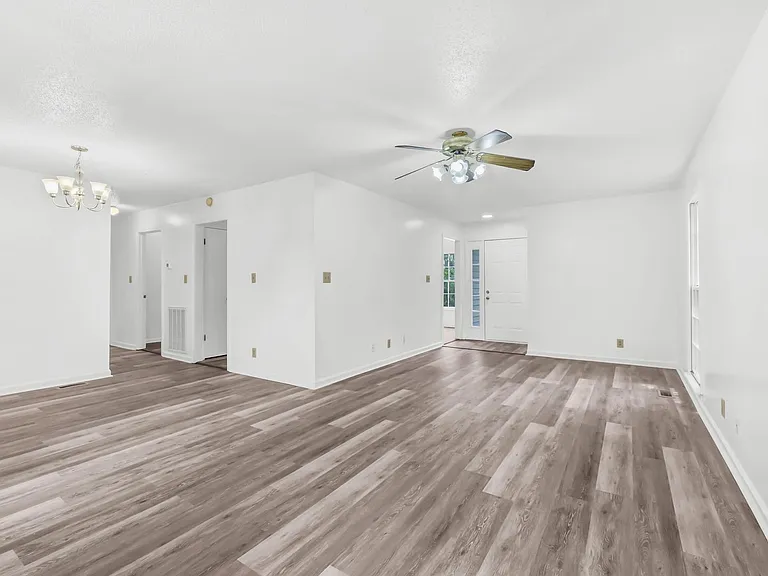 522 Eysian Rd — Photo 3