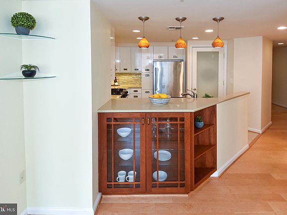 5th image of 3830 9th St N APT 803E