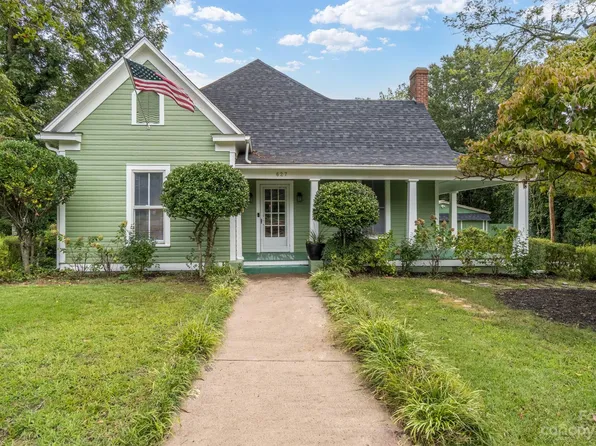 627 S Mulberry St, Statesville, NC 28677