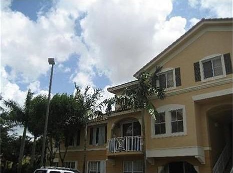 5th image of 8826 W Flagler St APT 208