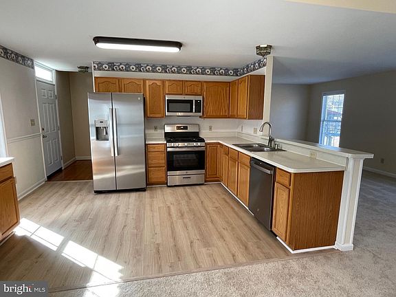 4th image of 7423 Laura Ln