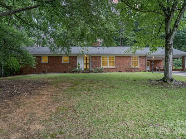 1210 Shady Bluff Dr, Charlotte, NC 28211