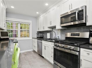 245 Unquowa Rd APT 129, Fairfield, CT 06824