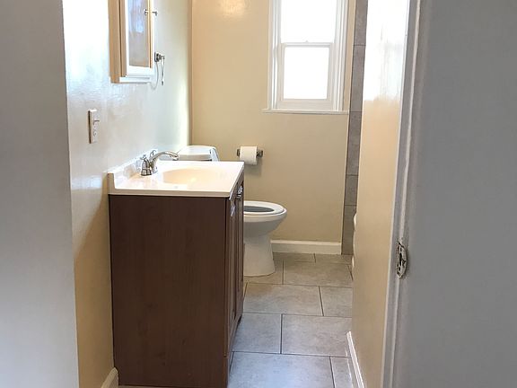 3rd image of 706-708 El Camino Avenue