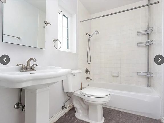 5th image of 18424 Keswick St Unit 20
