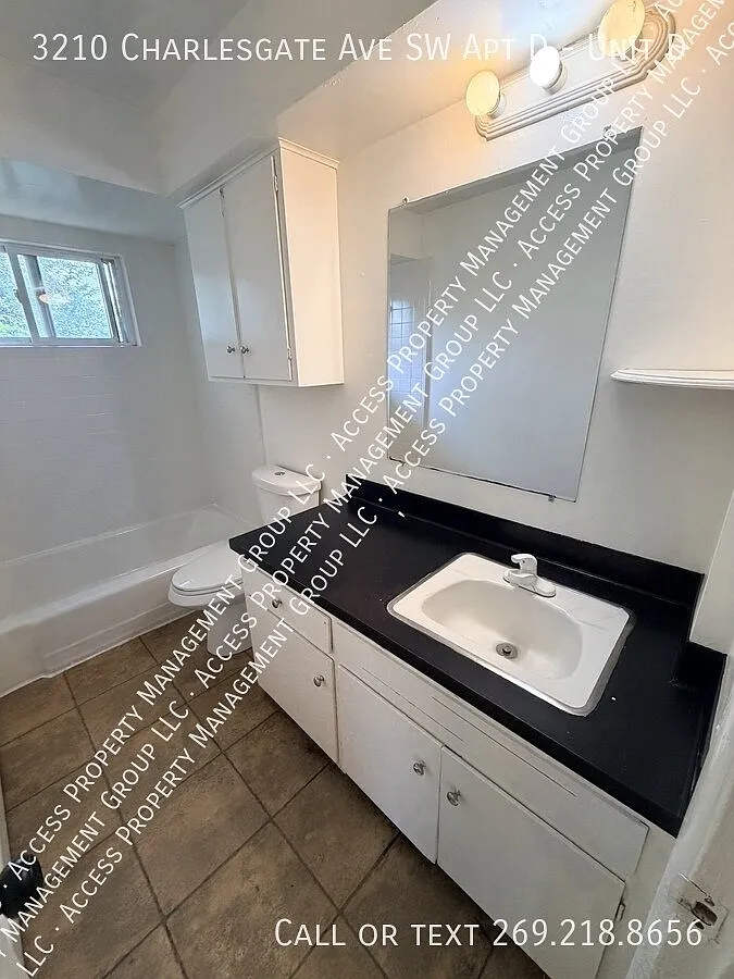 Wyoming updated Two Bedroom Apt — Photo 3