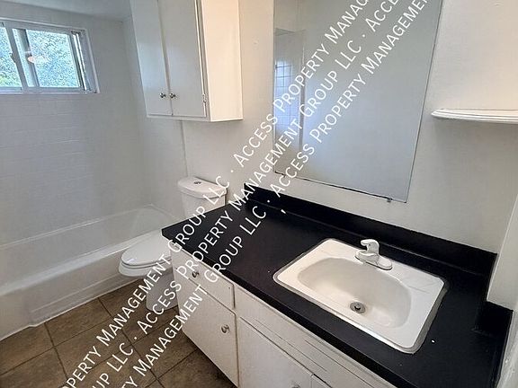 3rd image of 3210 Charlesgate Ave SW APT D