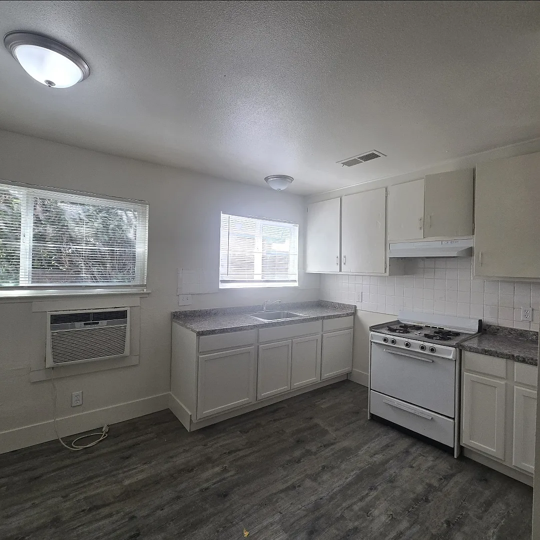 3 bed, 1.5 bath, 1020 sqft, $1,500 — Photo 3