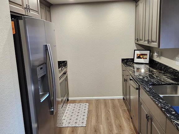 3rd image of 300 Shafer Ln APT D3