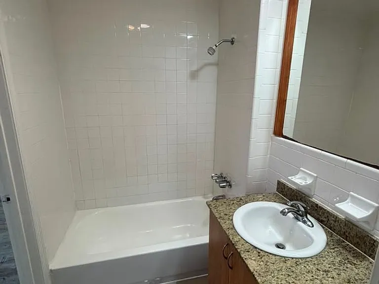 Bellagio Apartments — Photo 66