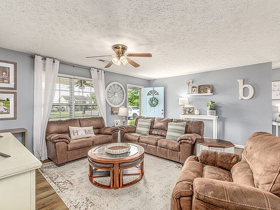 3rd image of 519 Delores Dr