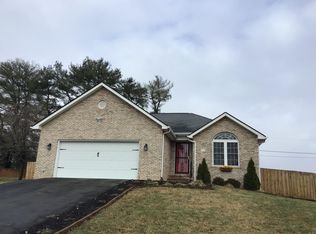 1020 Broad Hill Dr, Vinton, VA 24179