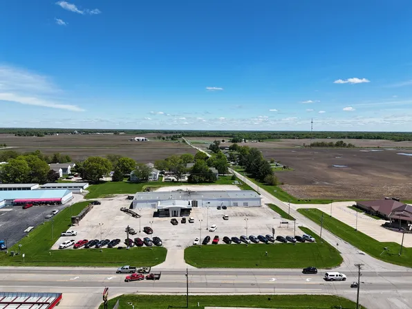 2051 N Main St, Canton, IL 61520