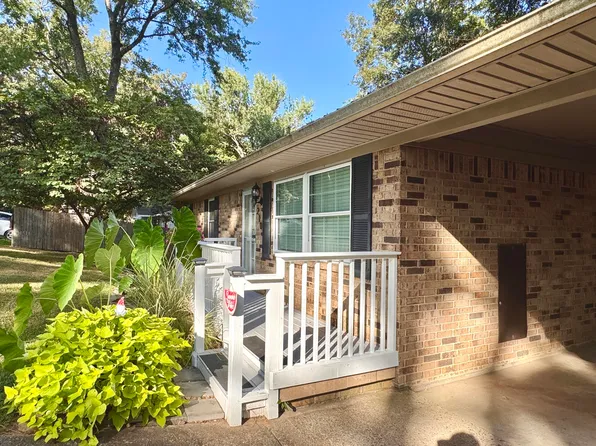 210 Kenneth St, Batesville, AR 72501