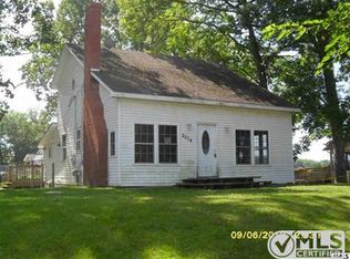 2074 Eastwood Beach Dr, Grass Lake, MI 49240