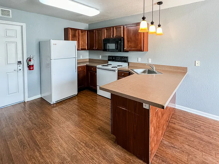 Two story / Drive under kitchen
