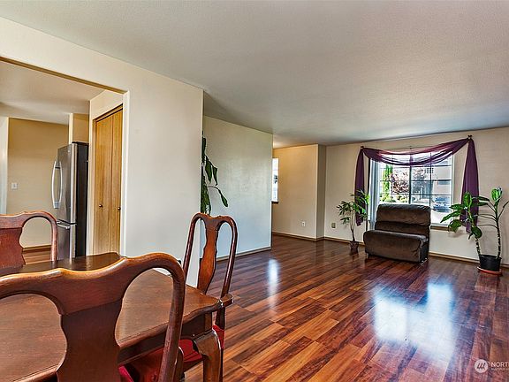4th image of 1406 Milbanke Drive SE